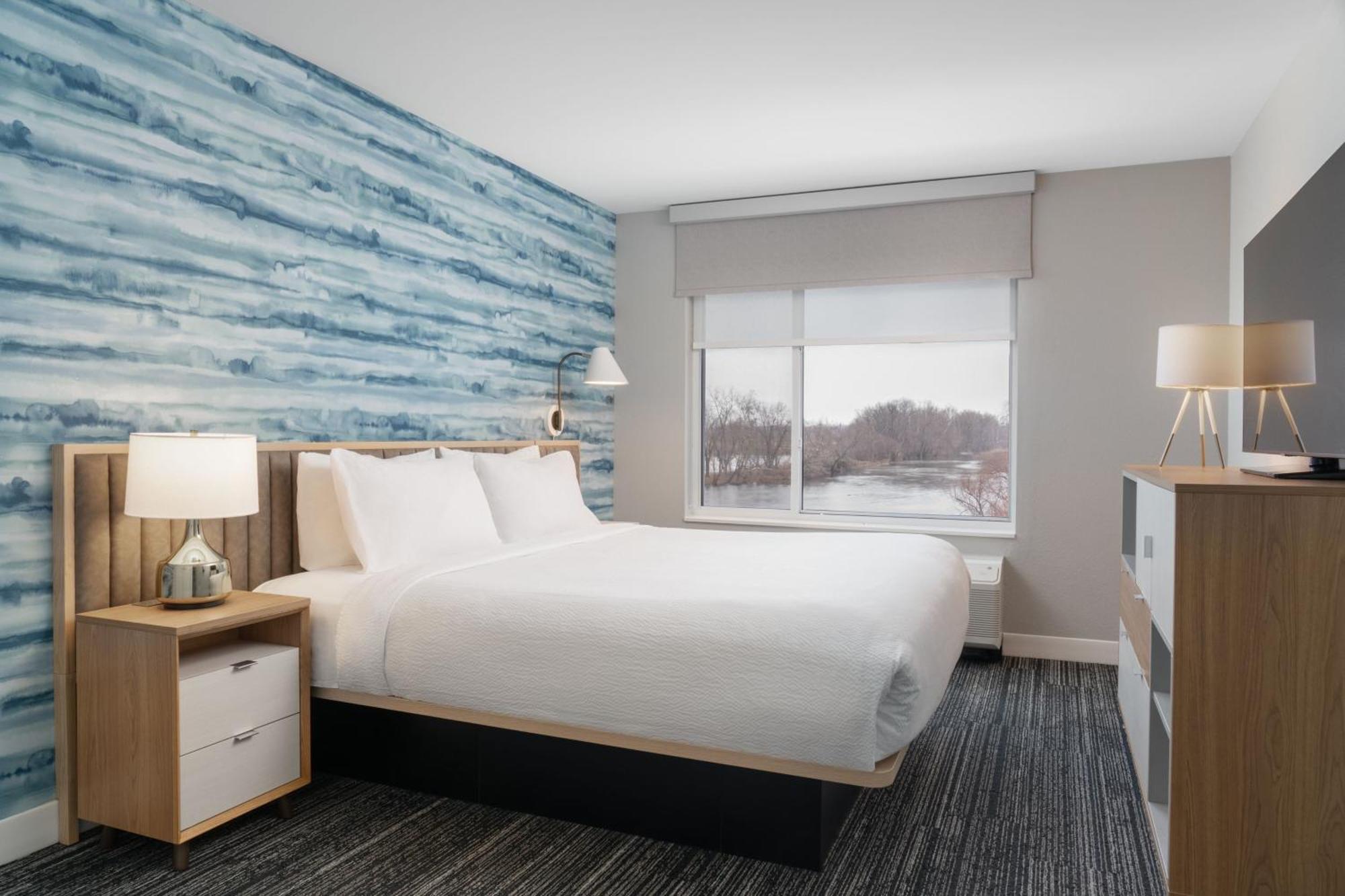 Towneplace Suites By Marriott New Philadelphia Exterior photo