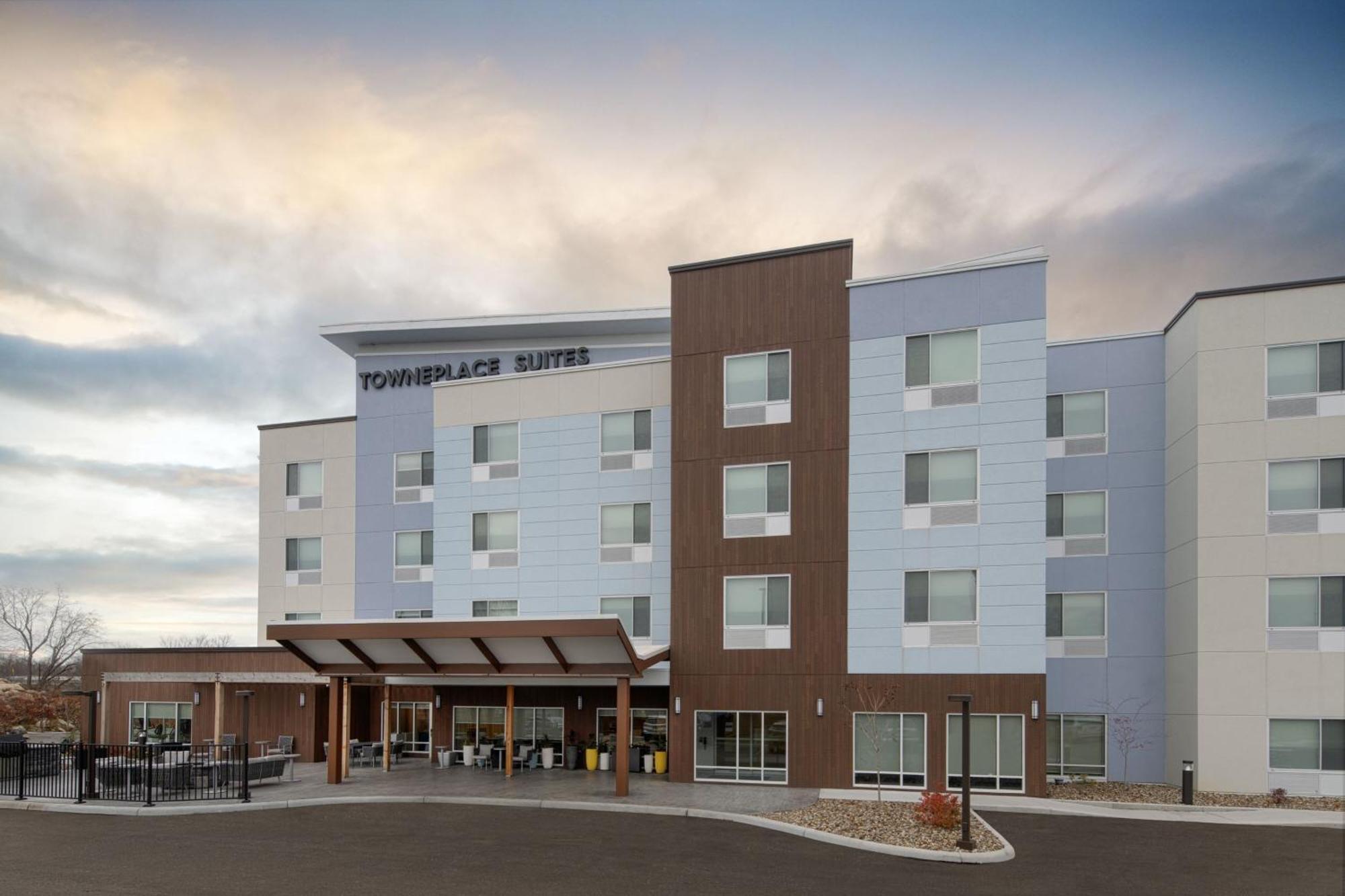 Towneplace Suites By Marriott New Philadelphia Exterior photo
