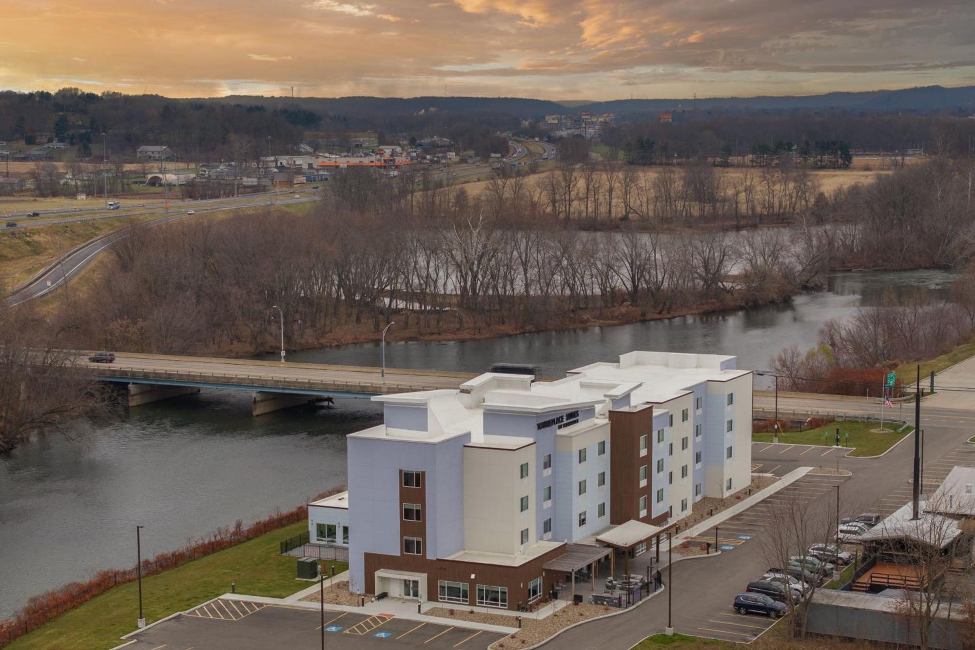 Towneplace Suites By Marriott New Philadelphia Exterior photo